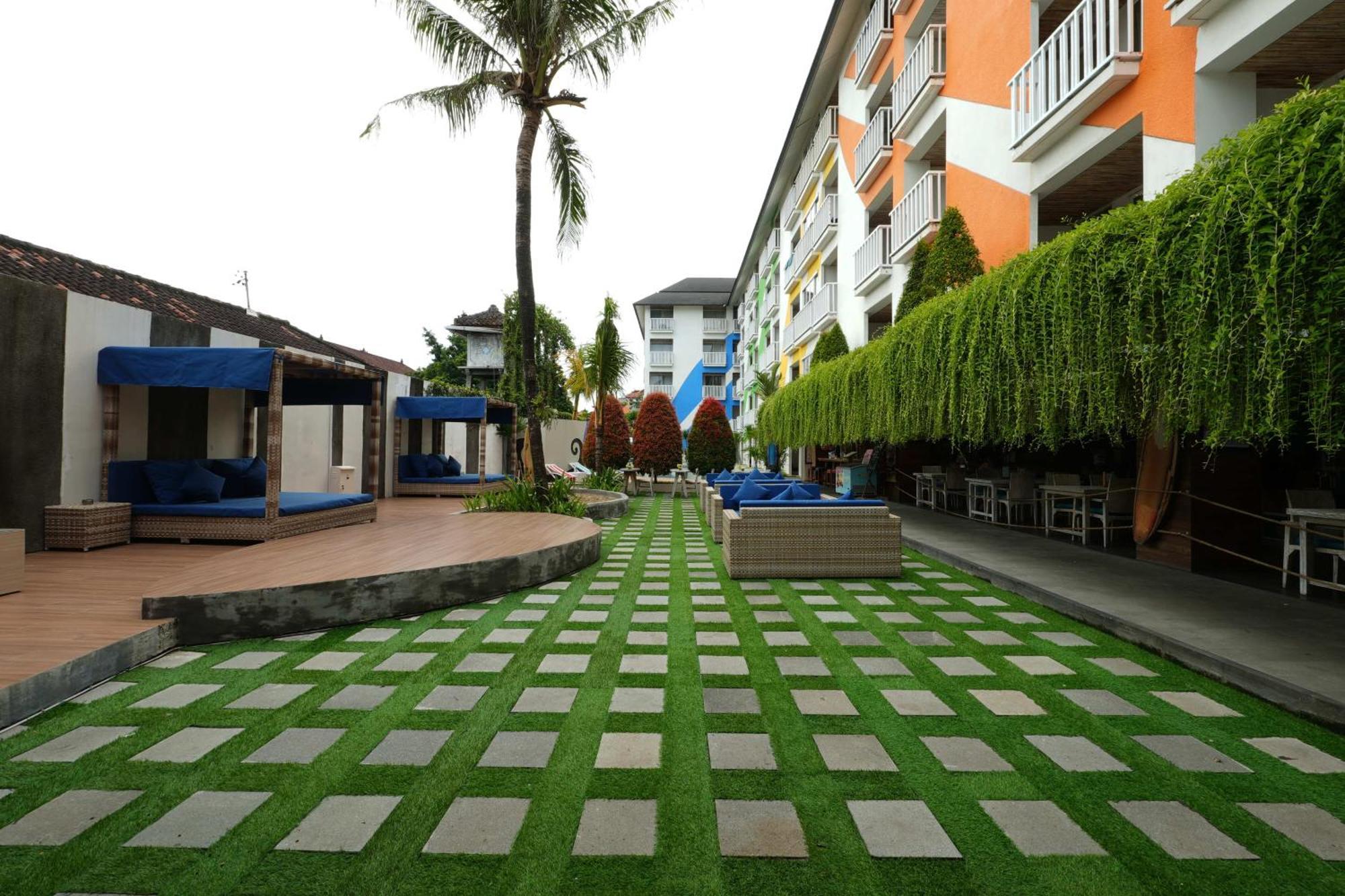 Bliss Surfer Hotel By Tritama Hospitality Legian  Ngoại thất bức ảnh